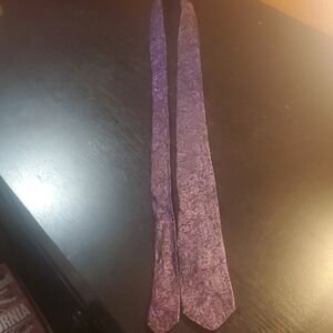 Chic Purple Paisley Men's Tie